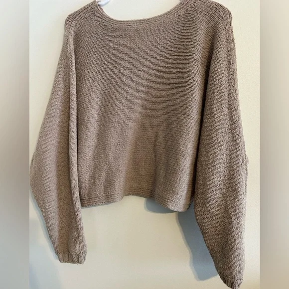 Abercrombie & Fitch Taupe Textured Knit Cropped Sweater - Picture 3 of 5